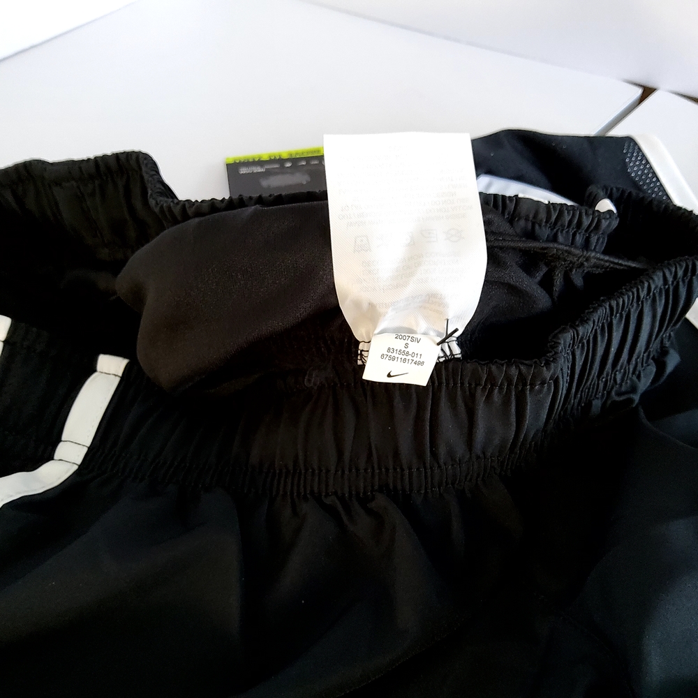 (NEW) Nike Womens Dri-Fit Running Shorts Black & White Mesh Sides Liner Size S - Picture 6 of 7